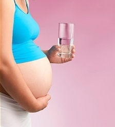 როგორ უნდა მიიღოს სითხე ორსულმა